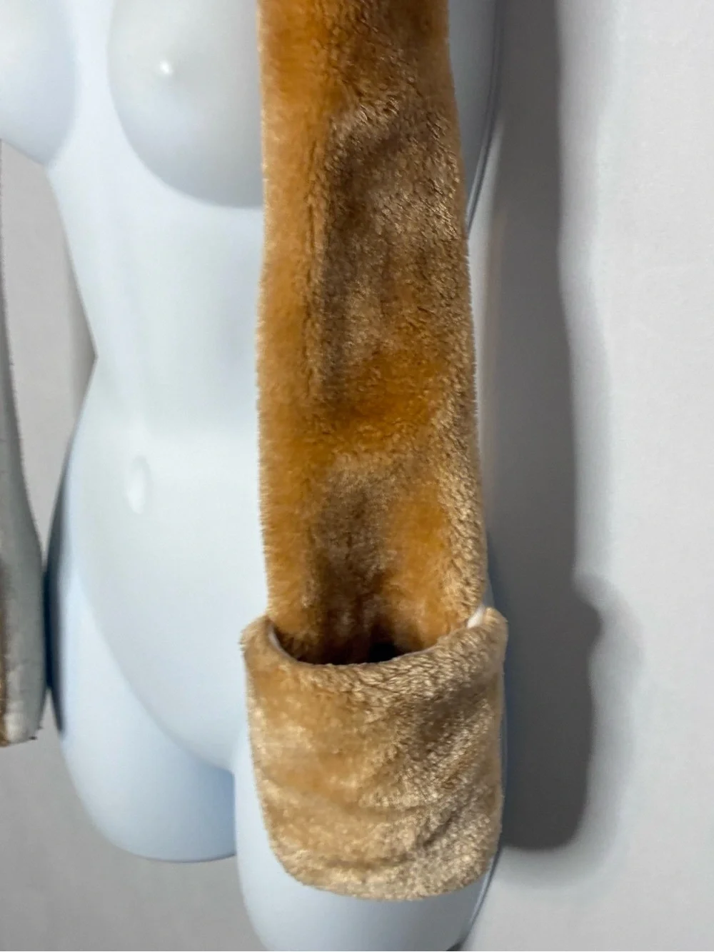🐼 3/$25 GUC Plush Bear Hooded Scarf with Mittens and Lion Hat - Camel